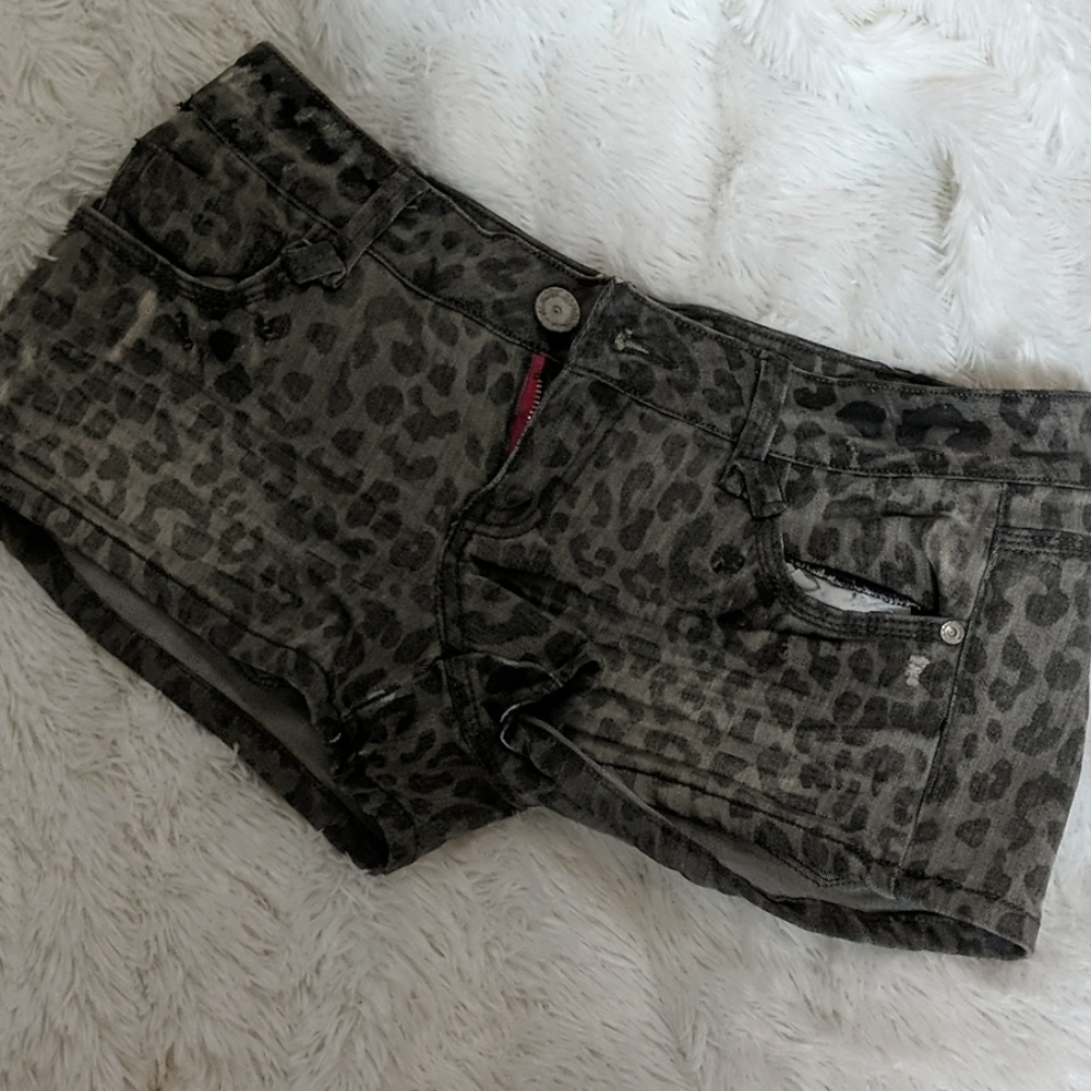 Leopard shorts 7